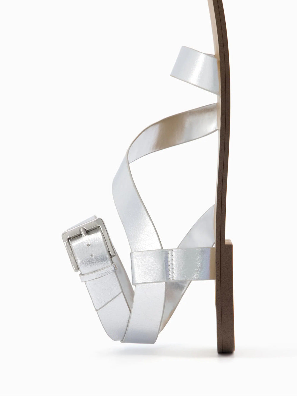 Flat sandals with ankle strap