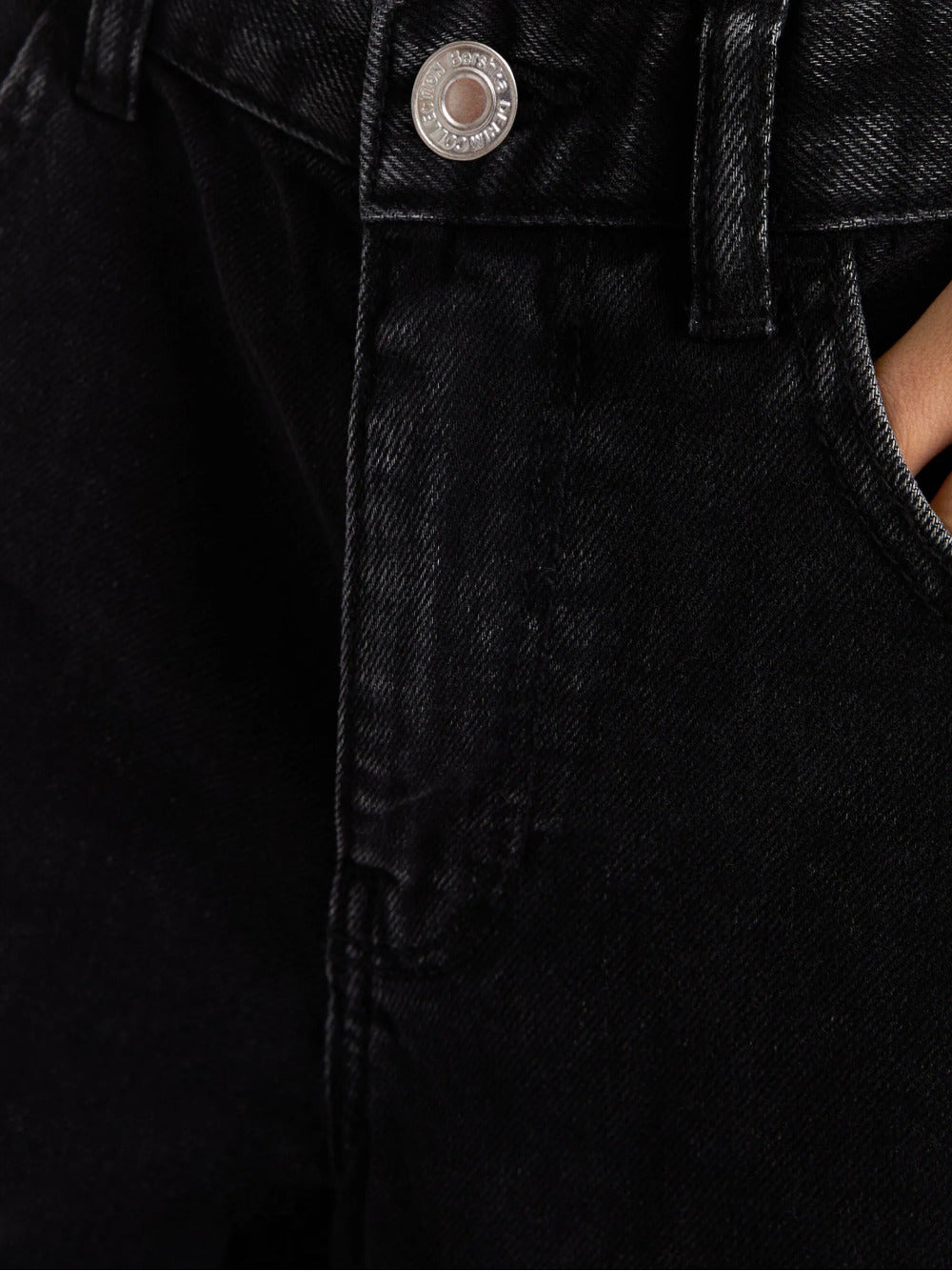 Multi-pocket cargo jeans