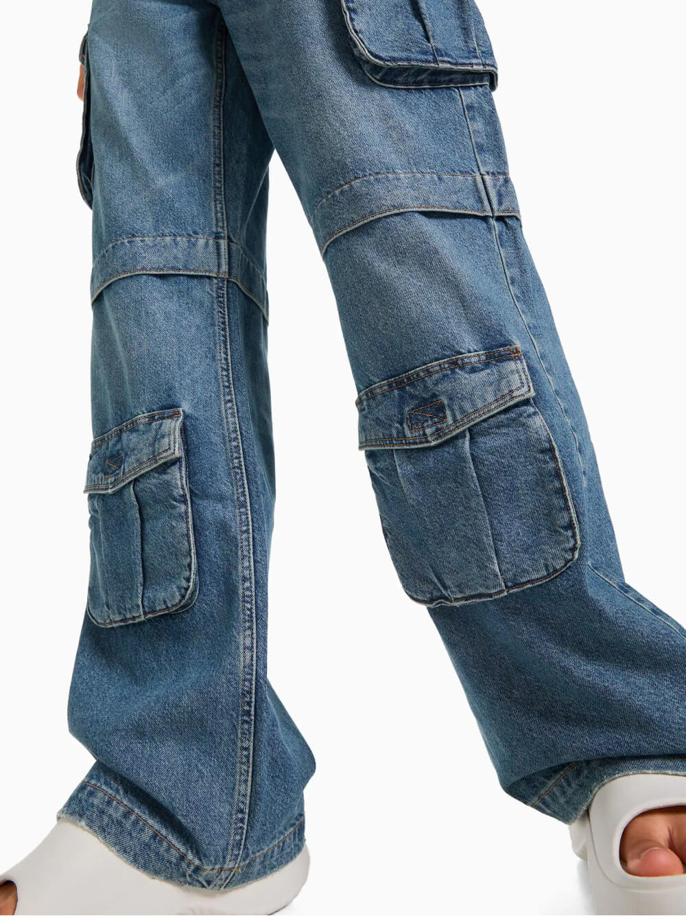 Multi-pocket cargo jeans